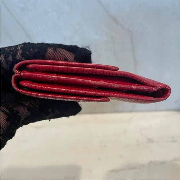 Red Leather Epi Louis Vuitton Wallet - Picture 6 of 7